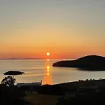 Netflix Calls It A 'Paradise' Nyaraló Kíni