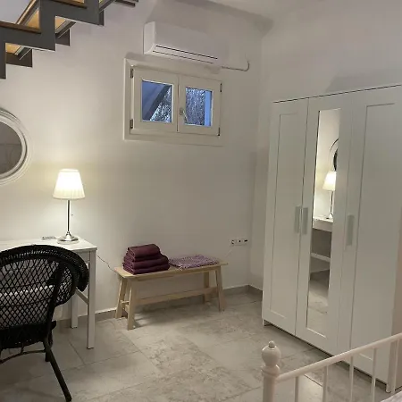 'paraside' Seaside In Delfini Says Netflix *