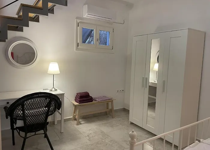 'a Paradise On Earth' Seaside - Says Netflix *