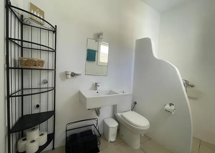 Holiday home 'a Paradise On Earth' Seaside - Says Netflix