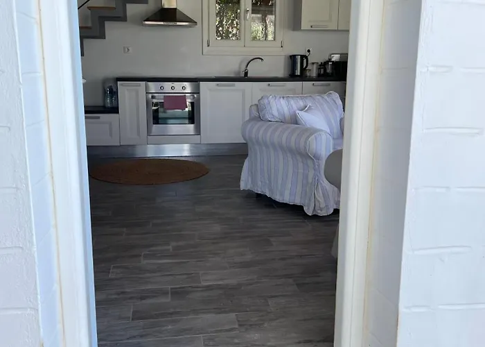 'a Paradise On Earth' Seaside - Says Netflix *