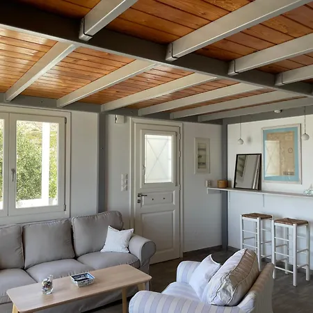 'paraside' Seaside In Delfini Says Netflix Holiday home
