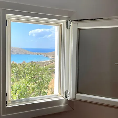 'paraside' Seaside In Delfini Says Netflix * Κίνι